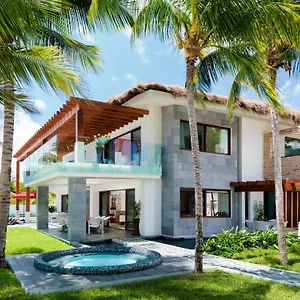Azul Esmeralda , Puerto Morelos Mexico